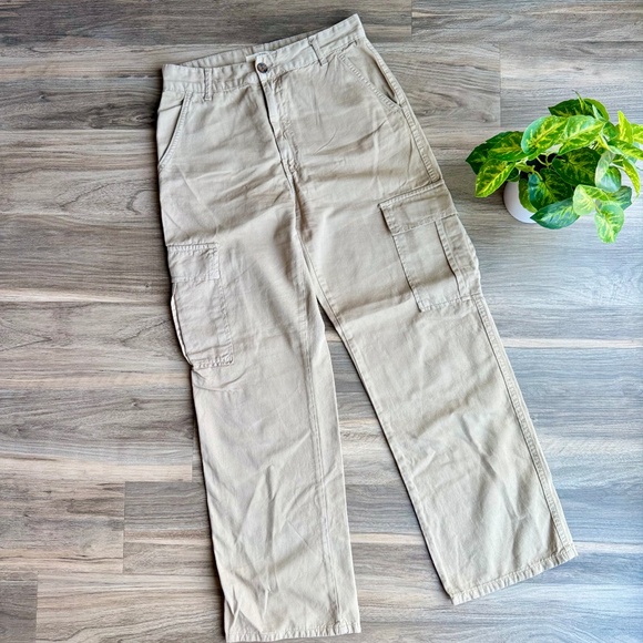 STR Stradivarius Cargo Pants Khaki Utility Straight Leg Size 6 - Picture 3 of 13